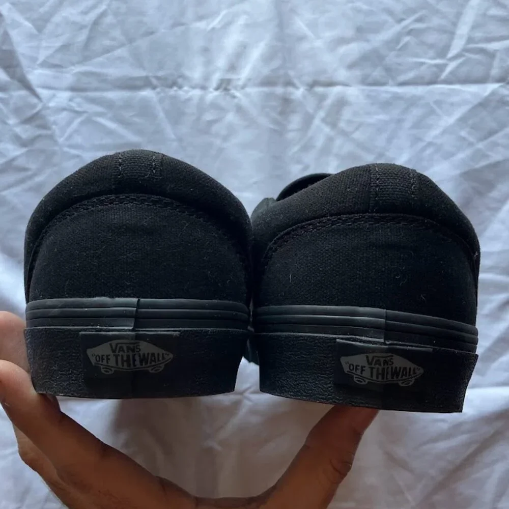 Black Vans slip on shoes - Picture 6 of 6